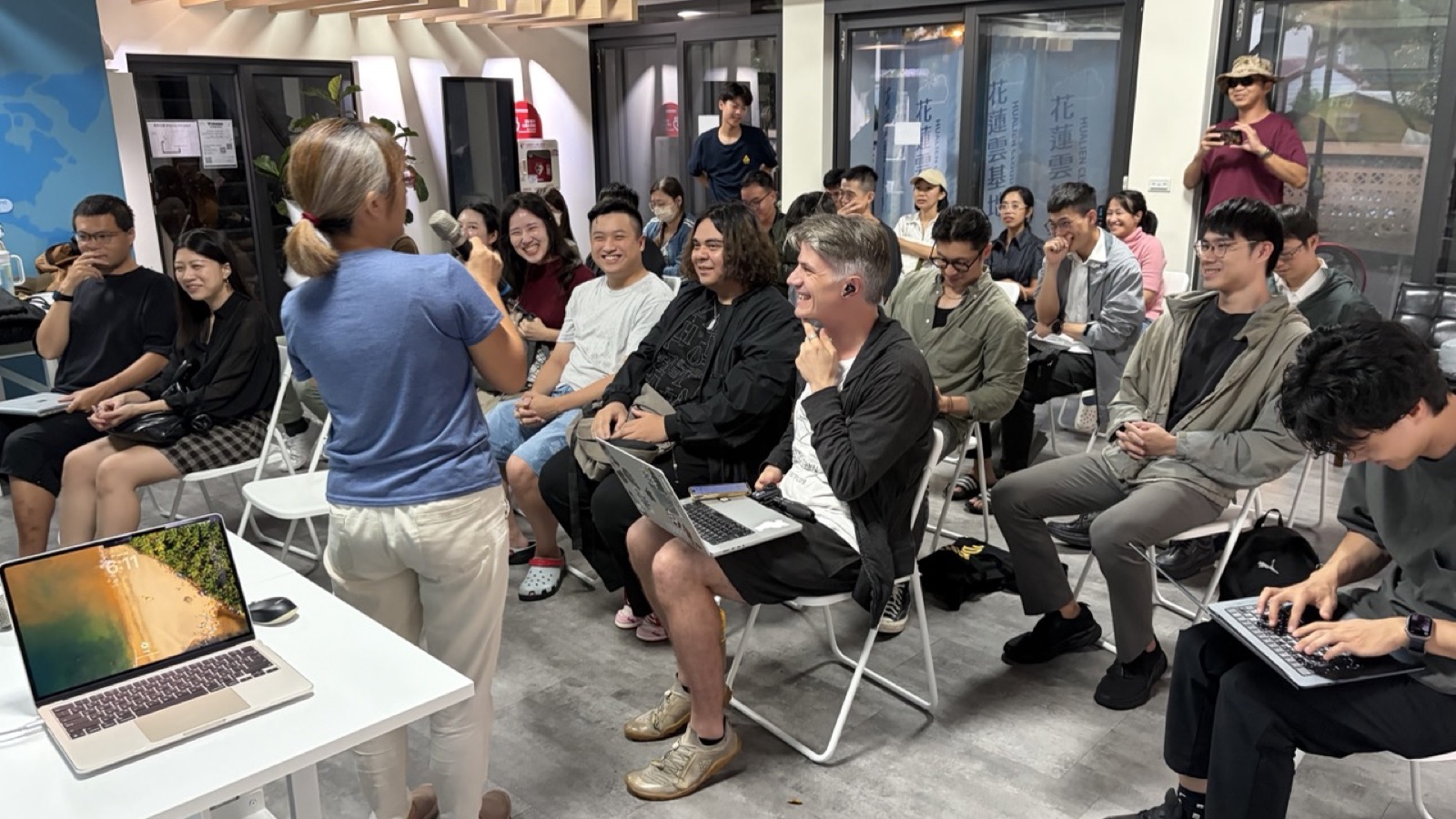 四場 flash talk 活動現場